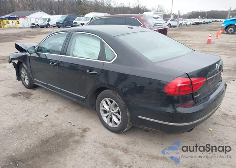 2016 Volkswagen Passat 1.8T S z USA, uszkodzony, nr VIN 1VWAT7A31GC019692